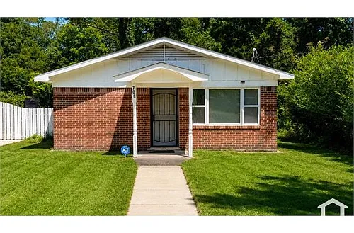703 Farnell Ln Photo 1
