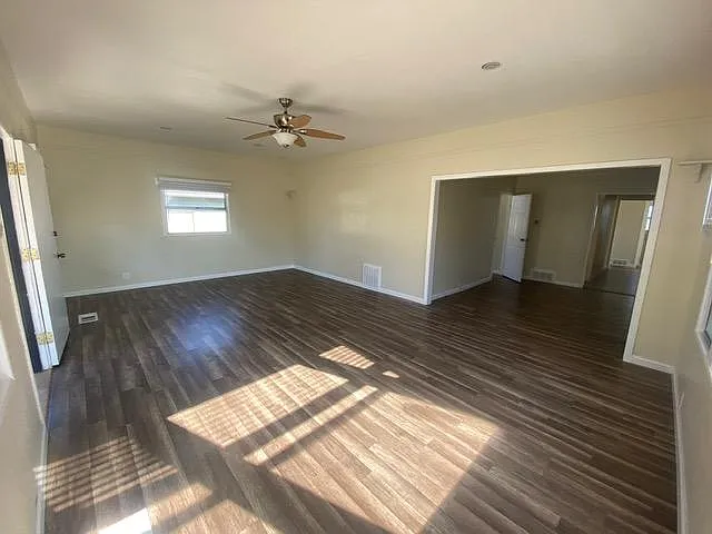 102 Broadway St — Photo 6