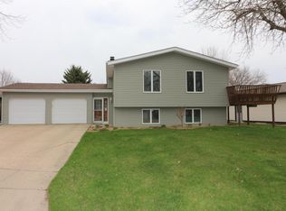 1402 Marks Ct, Spencer, IA 51301