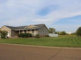 604 Robinson St, Scobey, MT 59263