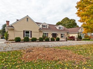 4247 Barton Rd, Lansing, MI 48917