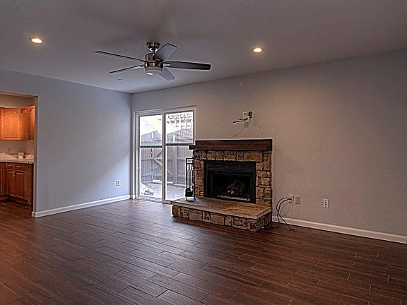 4th image of 2330 Kennington Dr APT A