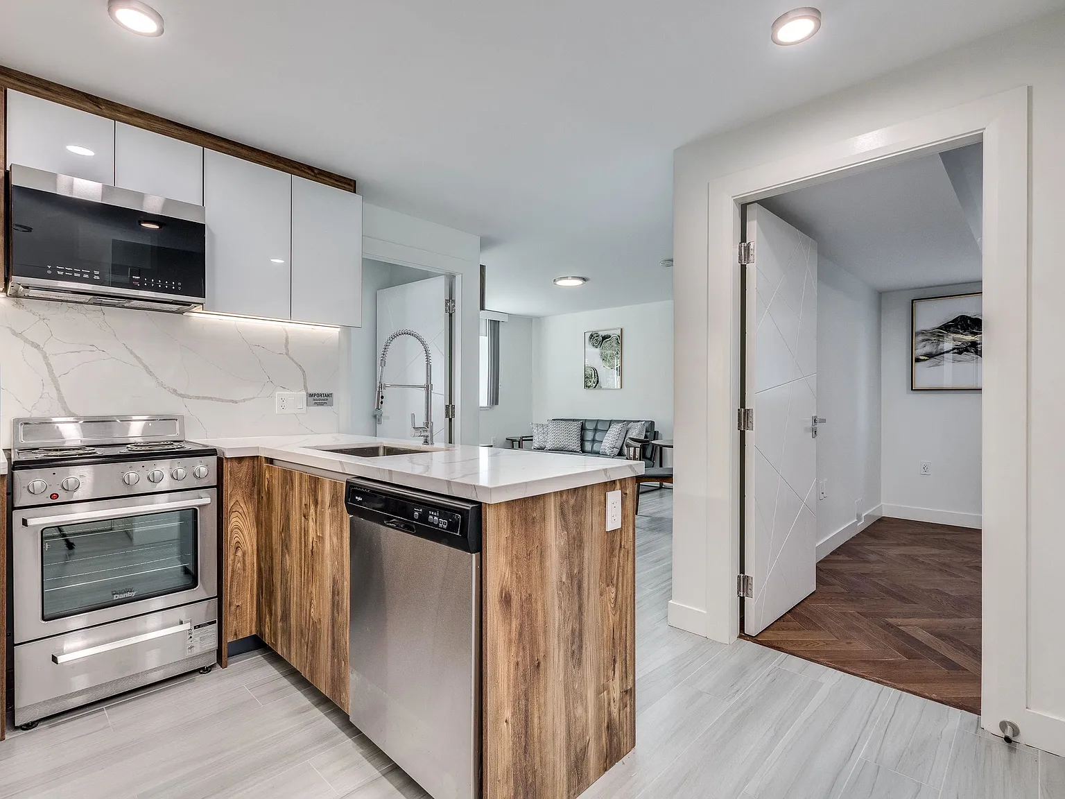 2 bed, 705 sqft, $3,590 — Photo 2
