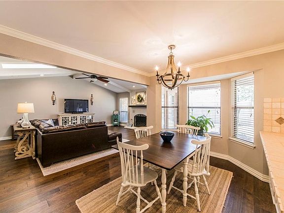 4th image of 2824 Live Oak Ln