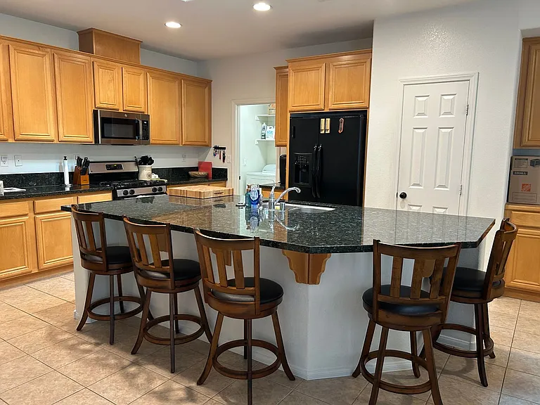 5832 Vista Luna St — Photo 3