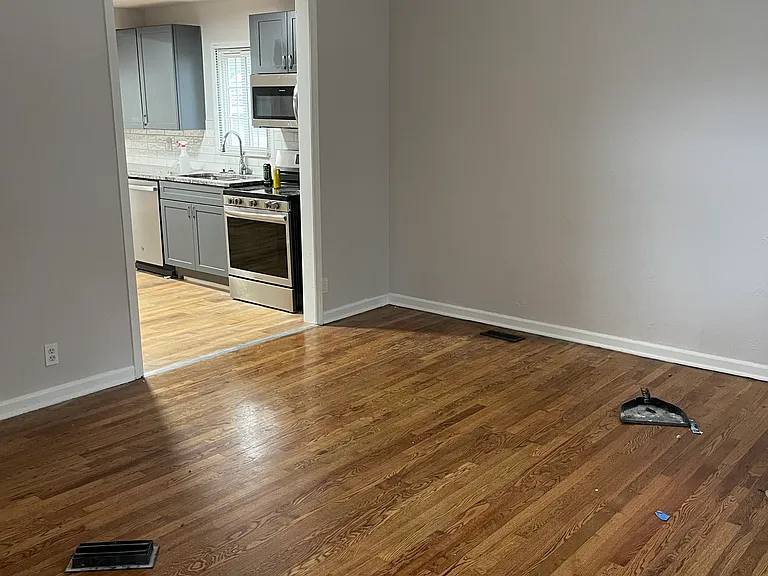 3945 Monroe Ave — Photo 6