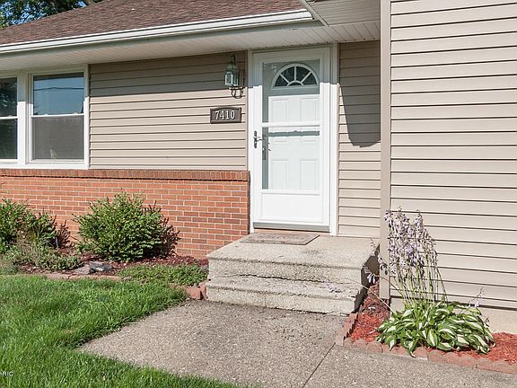 2nd image of 7410 Rockford St