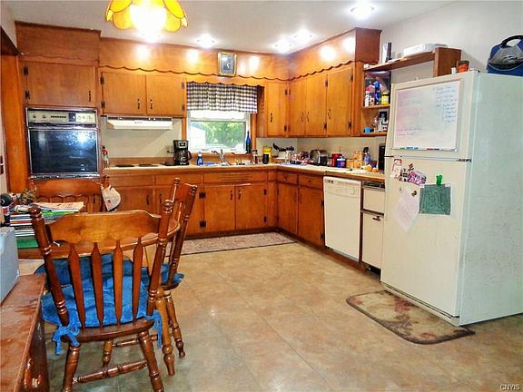 5th image of 9 Holley Dr