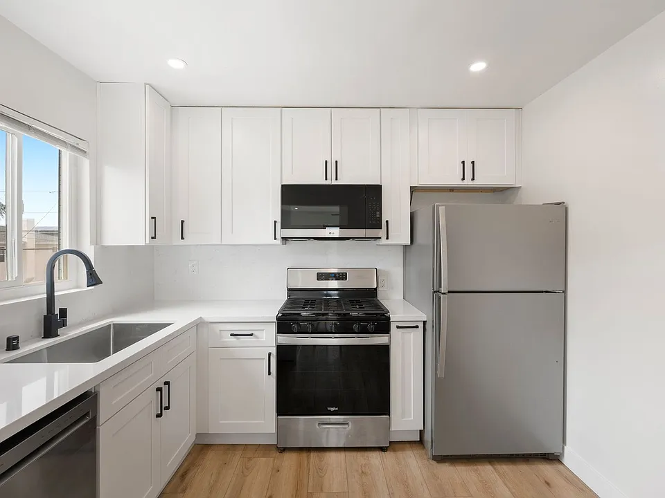 228-230 Elm Ave