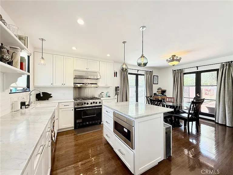 580 S Berkeley Ave — Photo 11