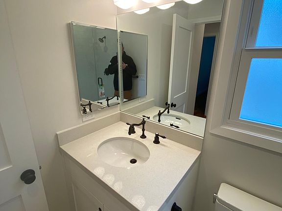 4th image of 2224 Cabrillo Ave APT B