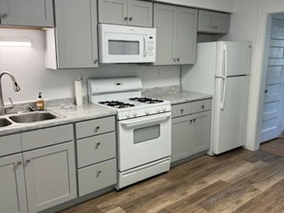 2nd image of 1046 Northampton St APT 2