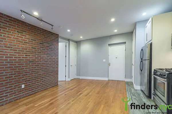 Rented by Clove Realty LLC | media 6