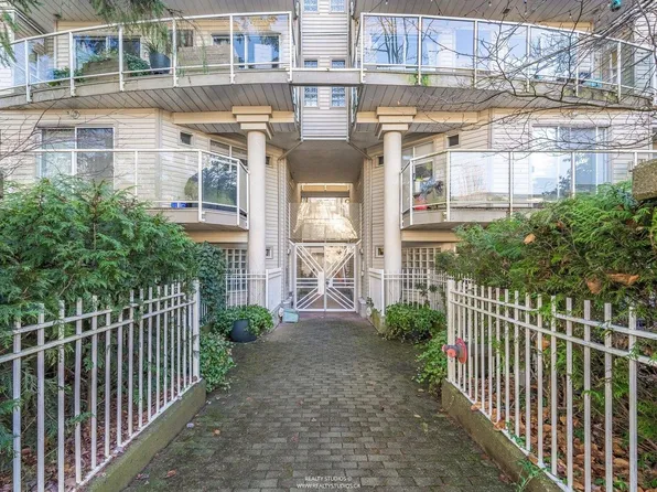 966 W 14th Ave #202, Vancouver, BC V5Z 1R4