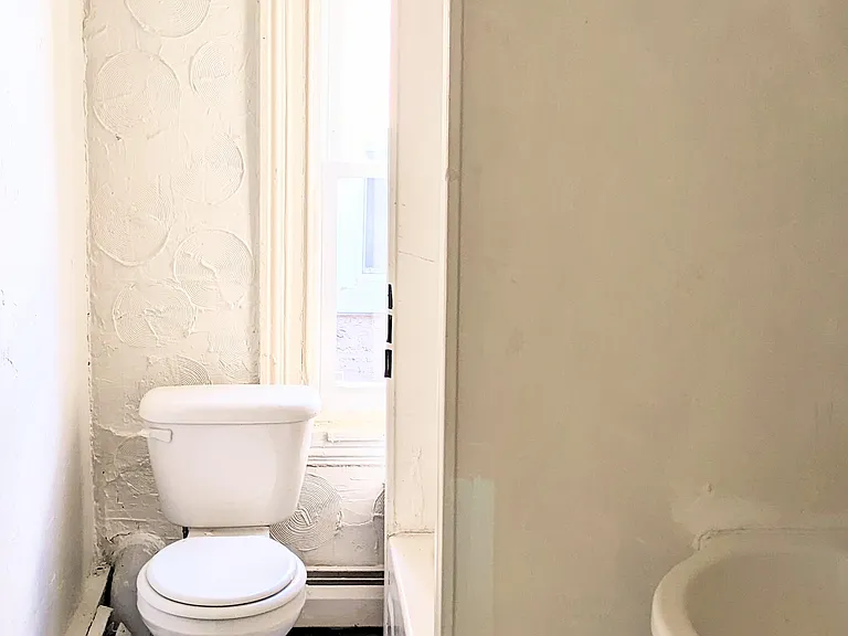 730 Kohn St #2 — Photo 5