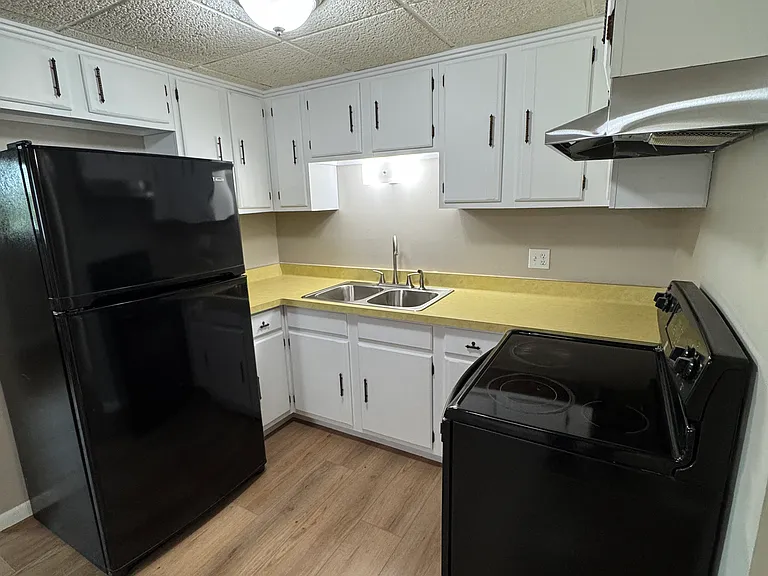 59 Mead St #2 — Photo 3