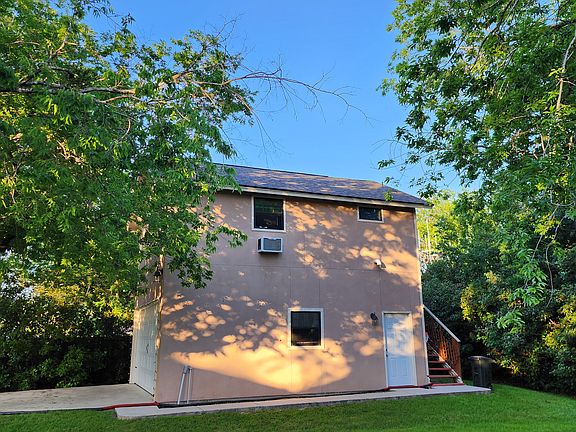 3rd image of 304 River Park Dr #2