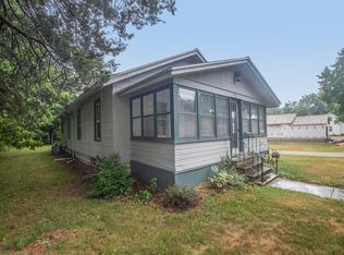 423 5th Ave, Three Rivers, MI 49093