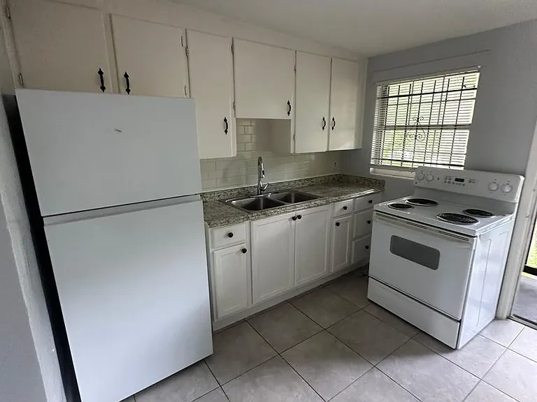 3805 Fairfax St — Photo 1