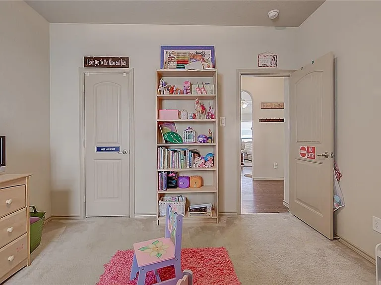 5009 Holliday Dr — Photo 23
