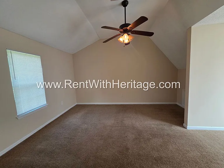 6535 Manor Creek Dr — Photo 35