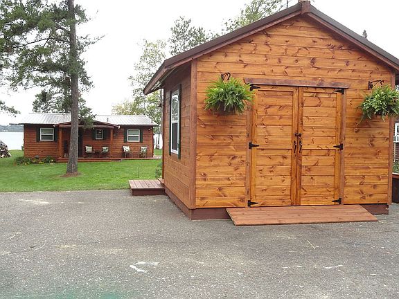 Roadside view bunkhouse