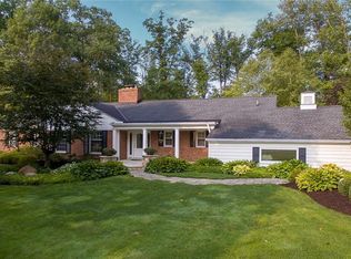 36700 Dorchester Rd, Gates Mills, OH 44040