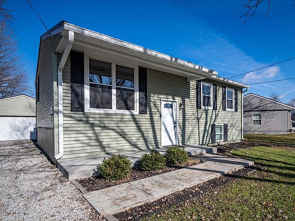 2nd image of 1922 Harris Dr