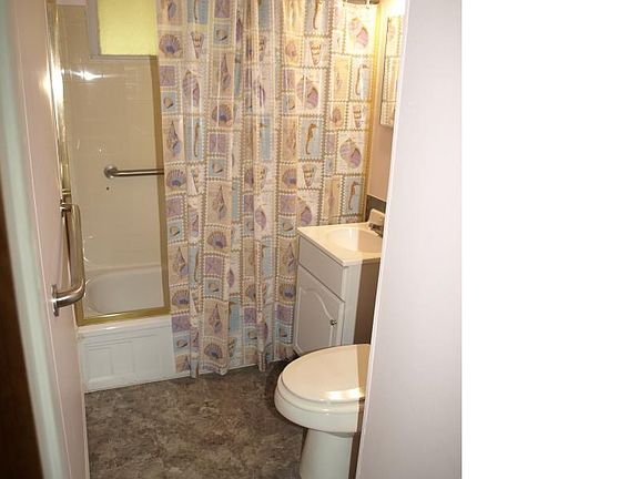 5th image of 1463 Conger St