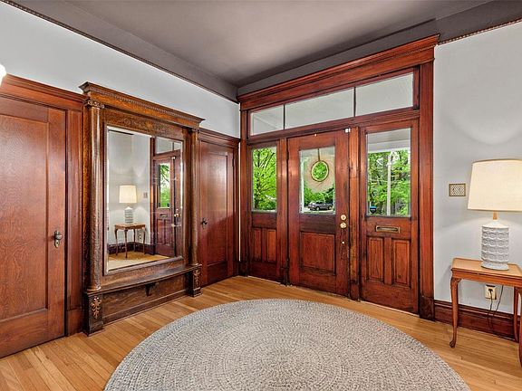 5th image of 2633 Clifton Ave