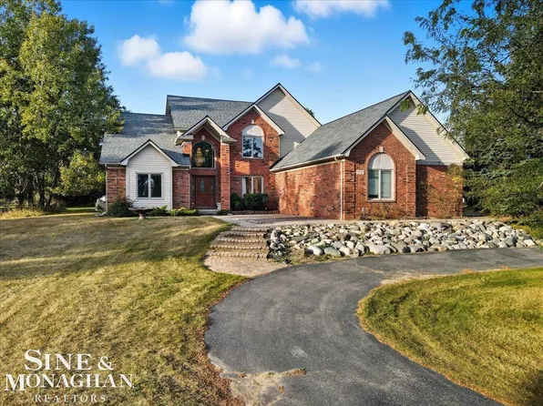 1779 Mack Rd, Leonard, MI 48367