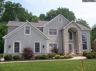 6877 Silkwood Ln, Solon, OH 44139