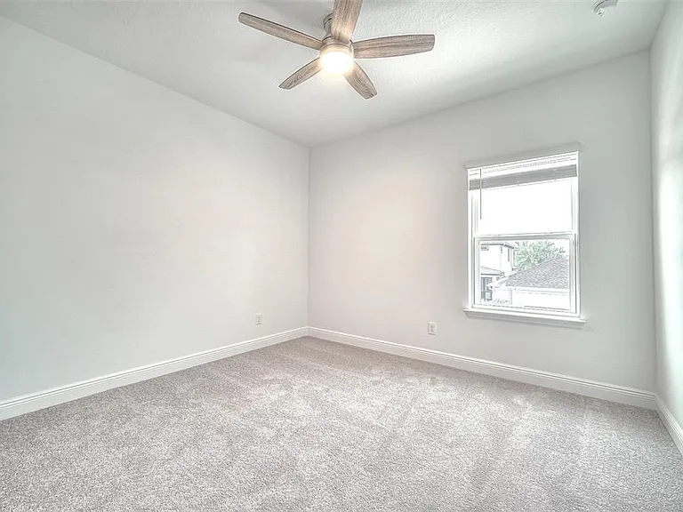 7035 Nemours Pkwy — Photo 23