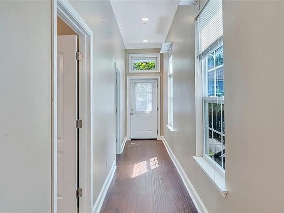 3rd image of 333 S Alexander St Unit A