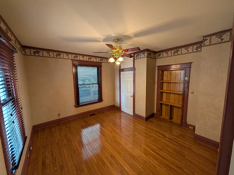 210A E Linden St #A — Photo 8