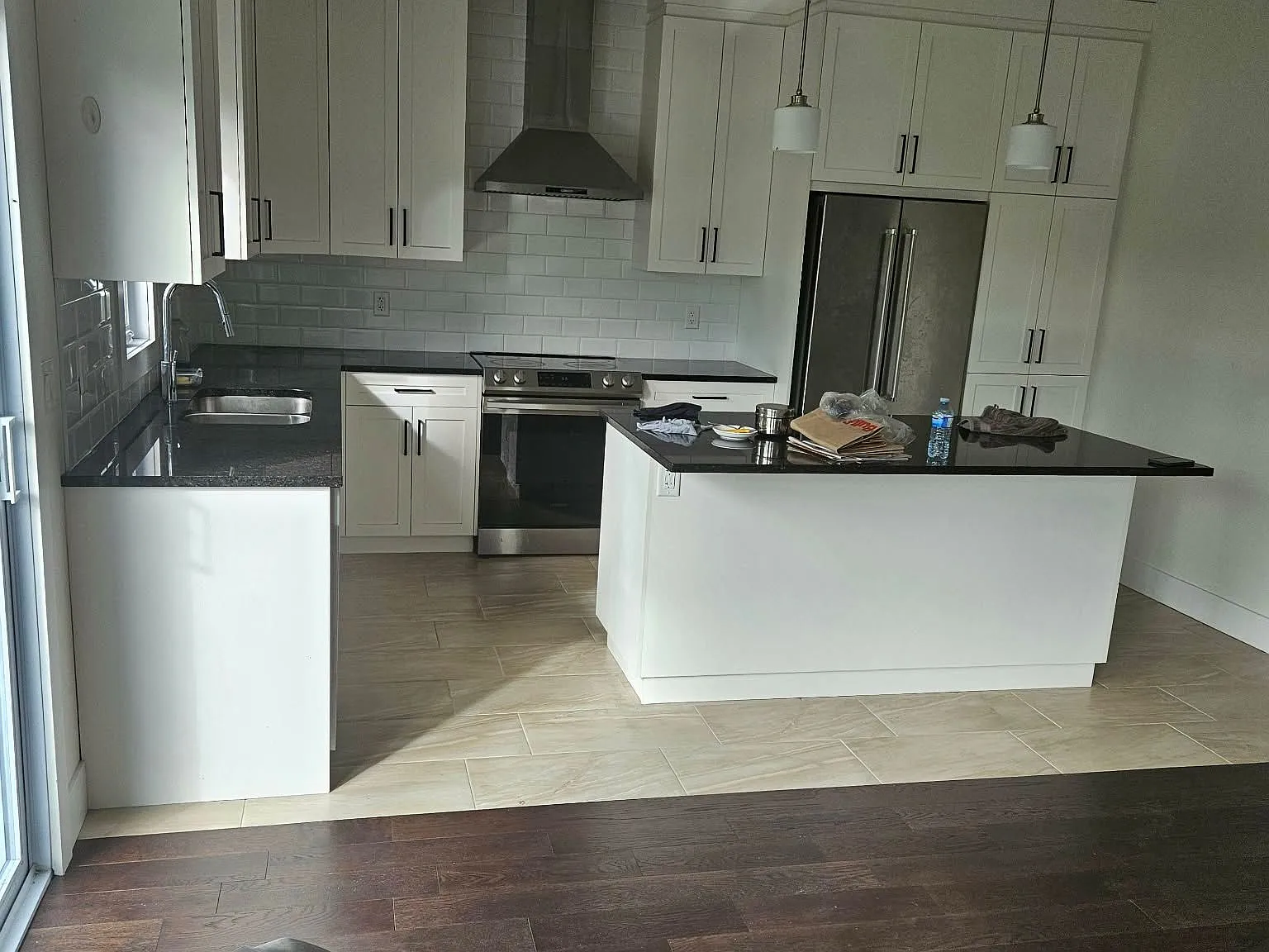 3 bed, $2,700 — Photo 2