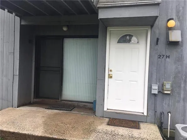 27 Redwood Dr Unit H, East Haven, CT 06513