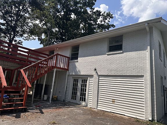 4th image of 2615 Edge O Lake Dr