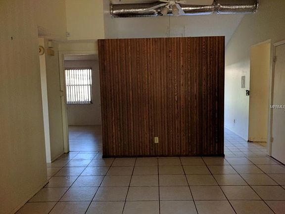 4th image of 6715 Hidden Hills Ct