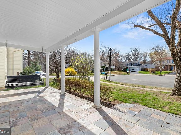 5th image of 8274 Raindrop Way