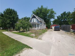 2115 Maginnis Rd, Oregon, OH 43616