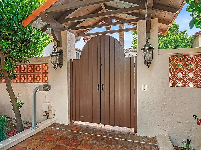 1 Ocean Ln — Photo 16