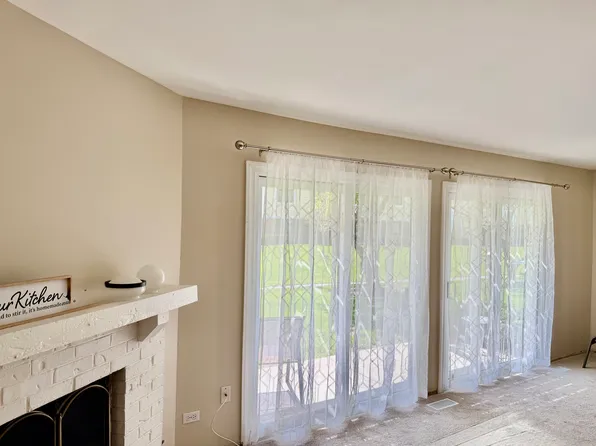 1153 Silverwood Ct APT B1, Wheeling, IL 60090