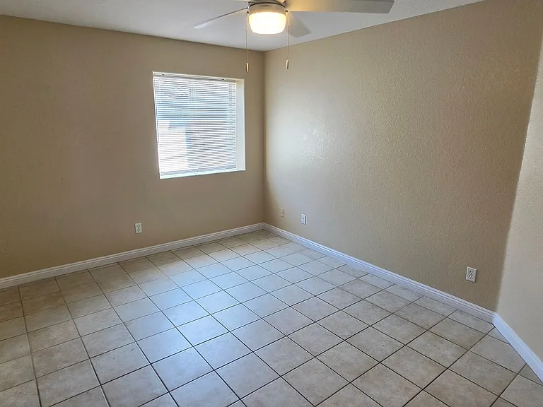 13927 Midland Rd — Photo 20