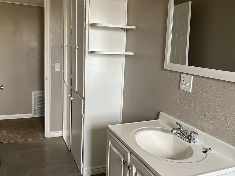5800 Newport St #4-1 — Photo 3