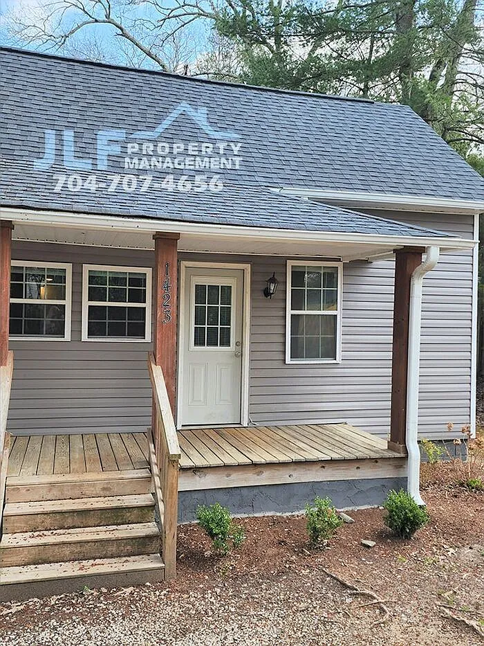 2 bed, 1.0 bath, 750 sqft, $1,195 — Photo 2