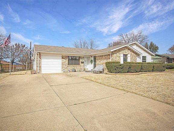 3rd image of 2653 Greenland Dr