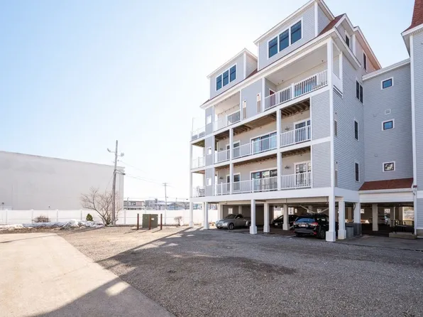 233 Beach Rd #A1, Salisbury, MA 01952
