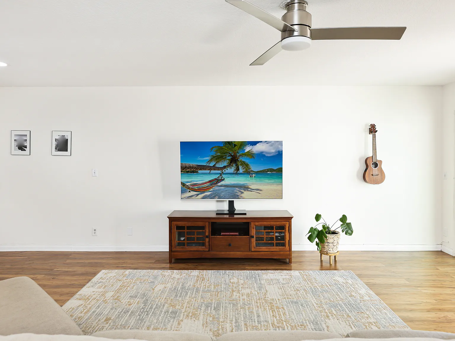 3 bed, 1240 sqft, $3,950 — Photo 3