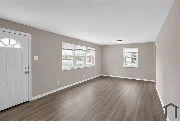 2 bed, 864 sqft, $1,370 — Photo 2